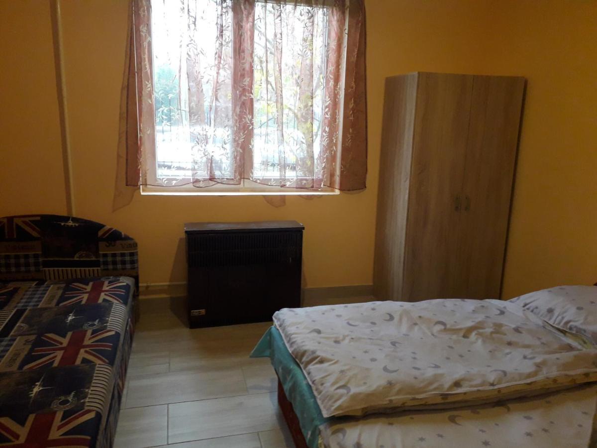 Napsugar Apartmanhaz Balatonlelle Exteriör bild