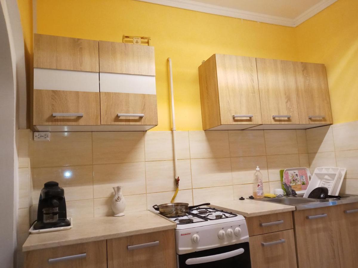 Napsugar Apartmanhaz Balatonlelle Exteriör bild