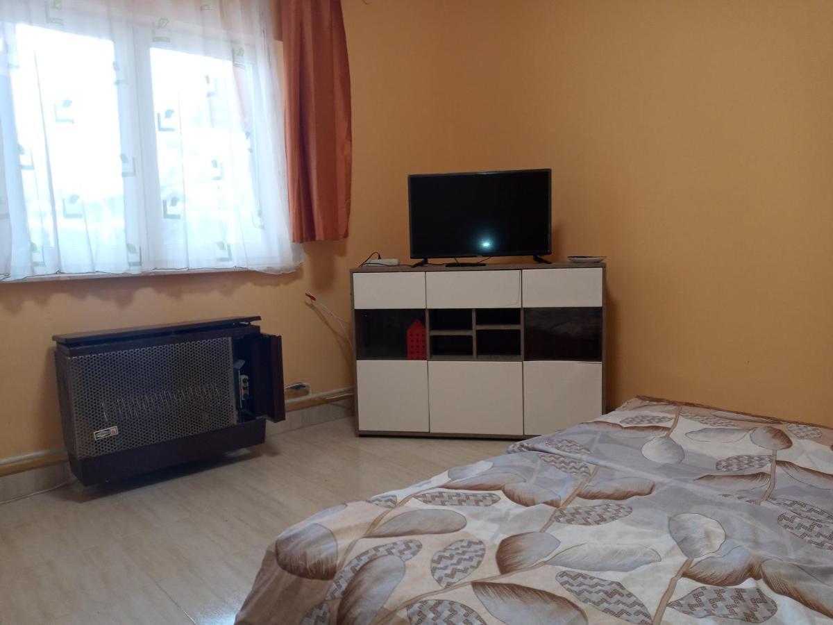 Napsugar Apartmanhaz Balatonlelle Exteriör bild