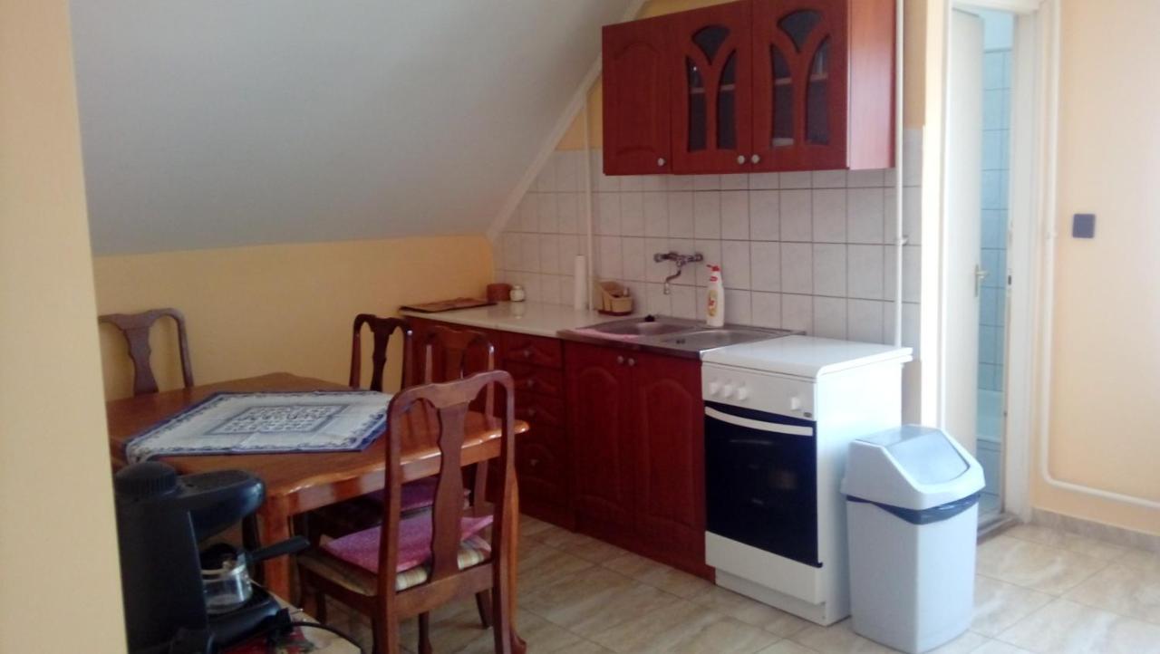 Napsugar Apartmanhaz Balatonlelle Exteriör bild