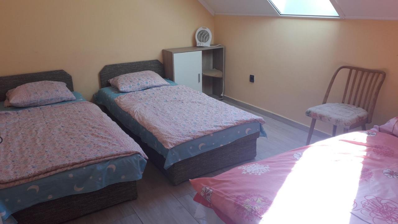 Napsugar Apartmanhaz Balatonlelle Exteriör bild