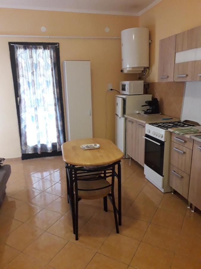Napsugar Apartmanhaz Balatonlelle Exteriör bild