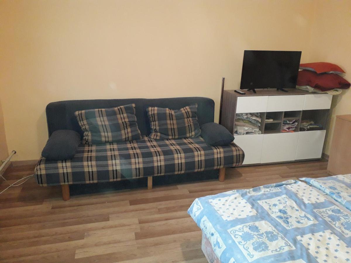 Napsugar Apartmanhaz Balatonlelle Exteriör bild