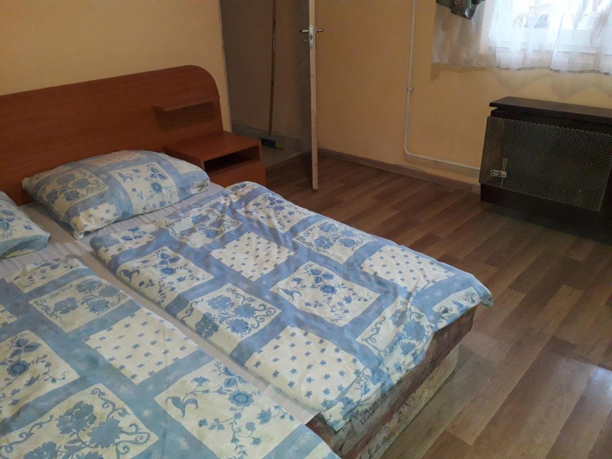 Napsugar Apartmanhaz Balatonlelle Exteriör bild
