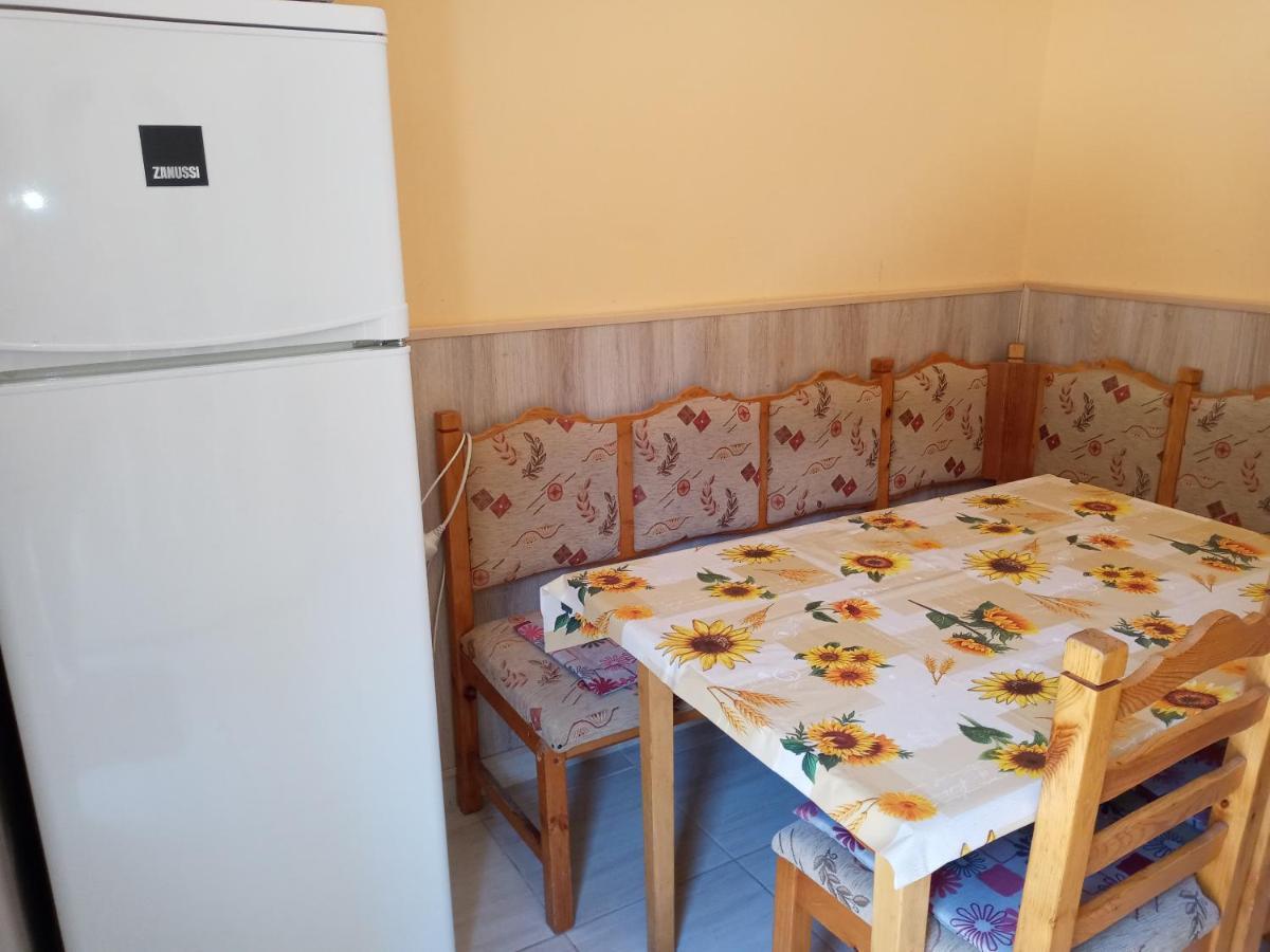 Napsugar Apartmanhaz Balatonlelle Exteriör bild