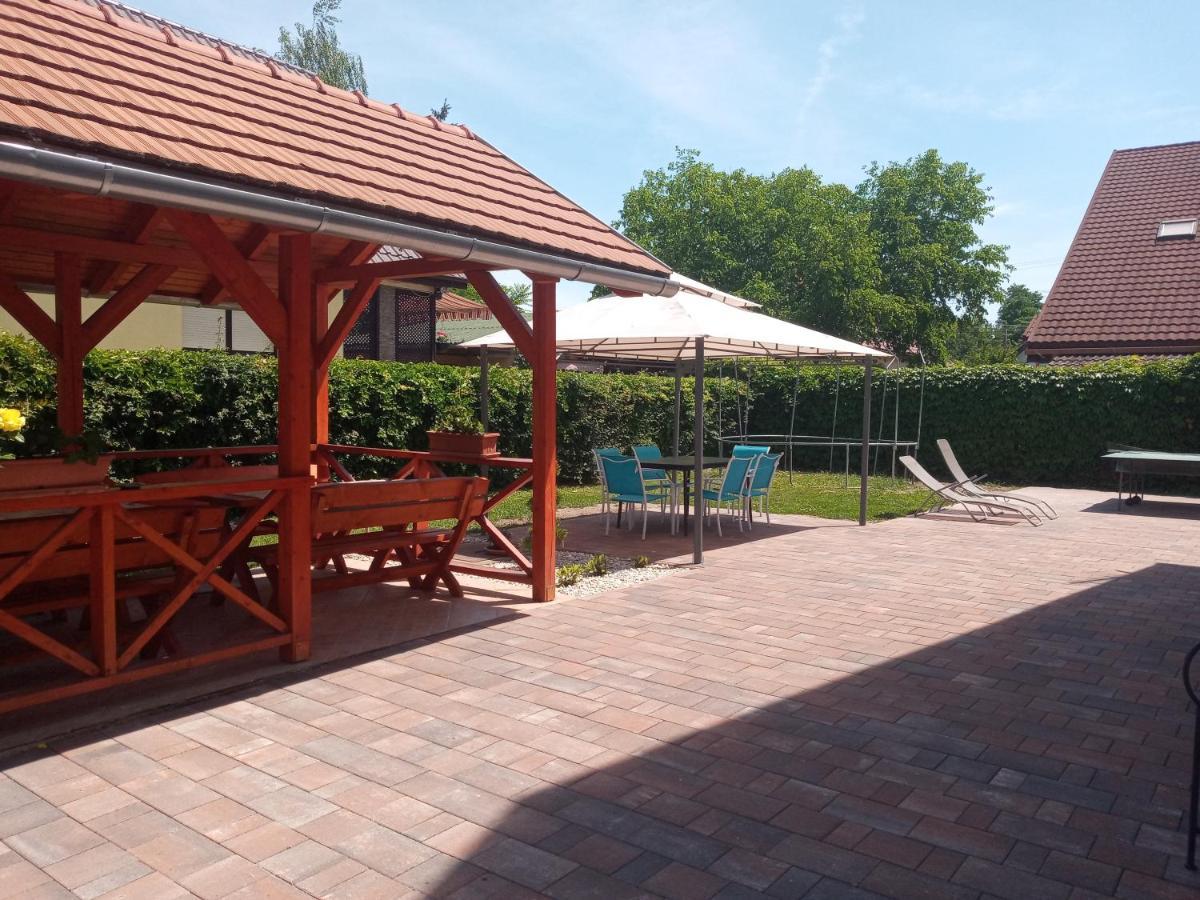Napsugar Apartmanhaz Balatonlelle Exteriör bild