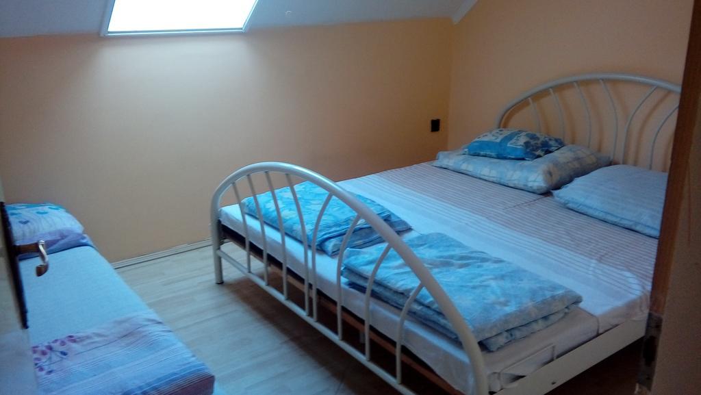 Napsugar Apartmanhaz Balatonlelle Exteriör bild