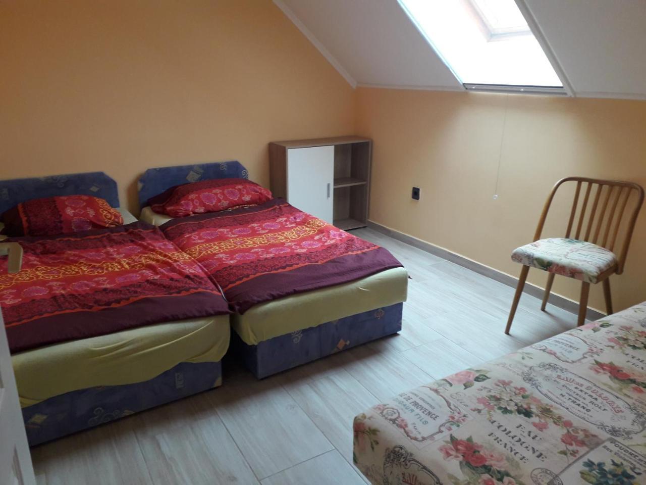 Napsugar Apartmanhaz Balatonlelle Exteriör bild