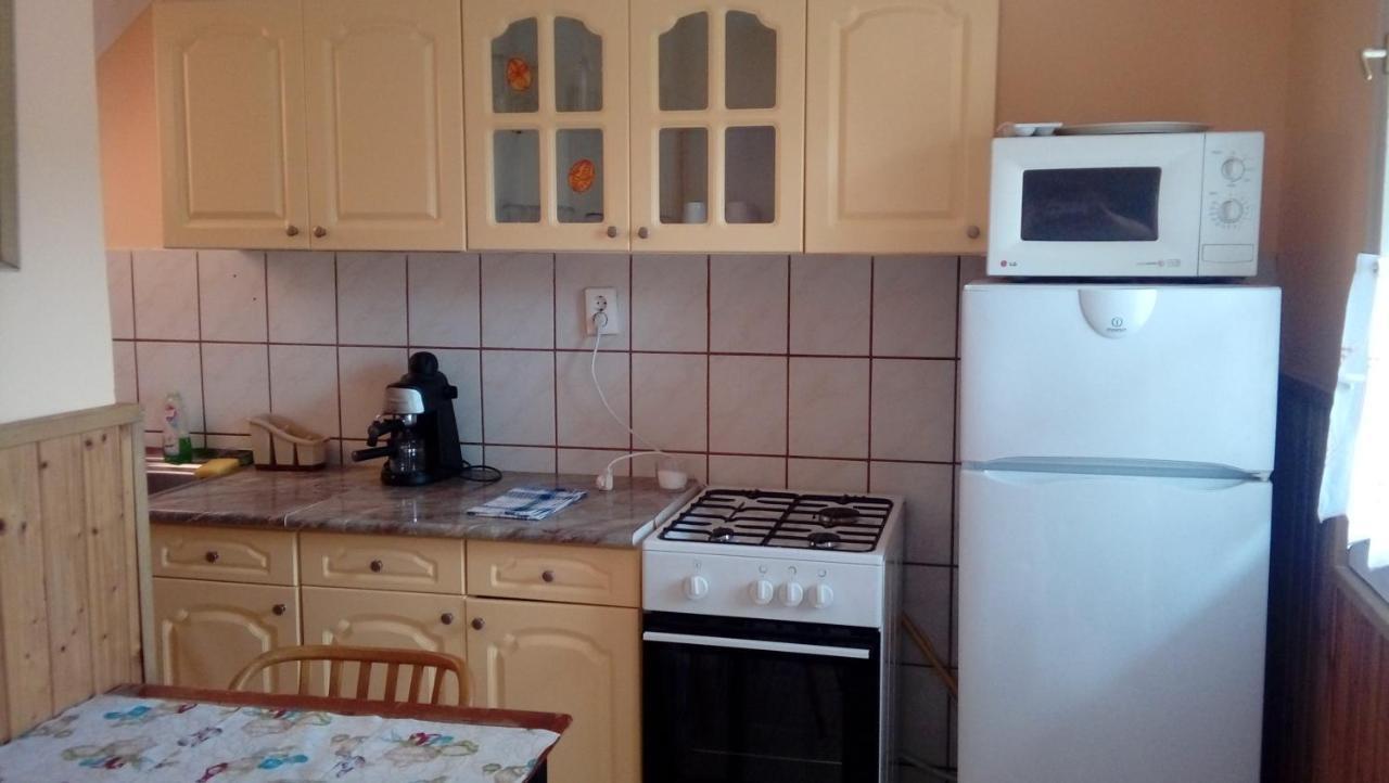 Napsugar Apartmanhaz Balatonlelle Exteriör bild